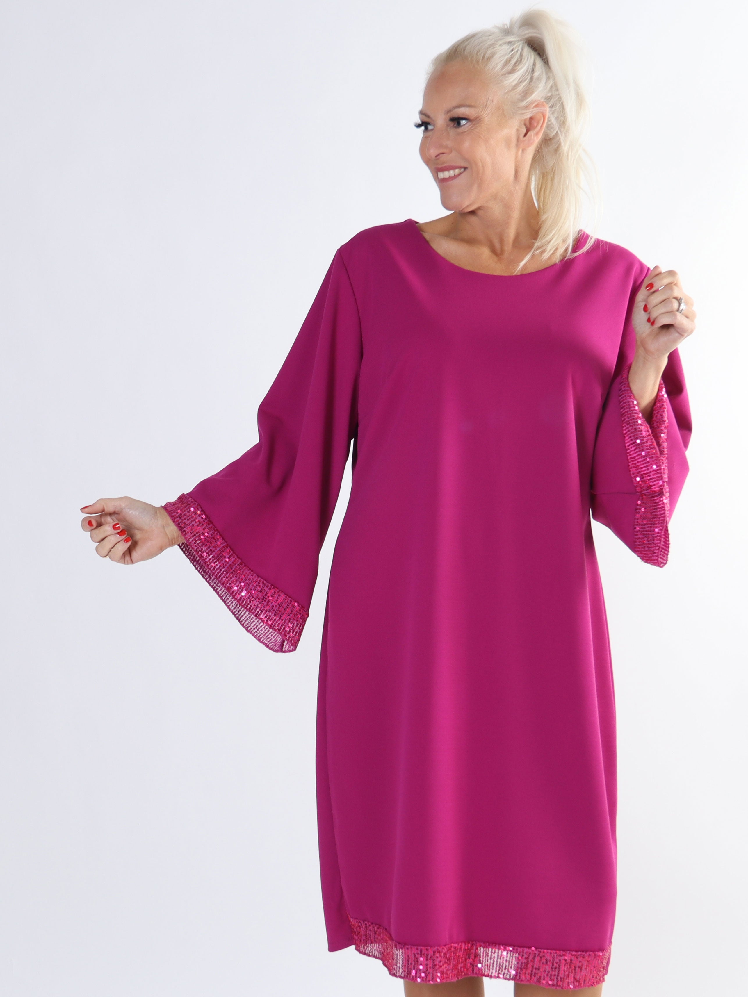 Lanza - Fin plus size kjole detaljeret med paillet kanter